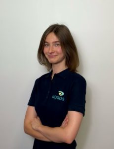 Logopeda – specjalistka w terapii logopedycznej, AAC i terapii miofunkcjonalnej, w trakcie studiów neurologopedycznych i fizjoterapii